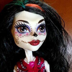 Monster High Skelita Calaveras Doll 2012 Mattel